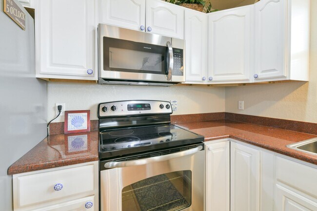 Building Photo - 4131 Jackson Dr