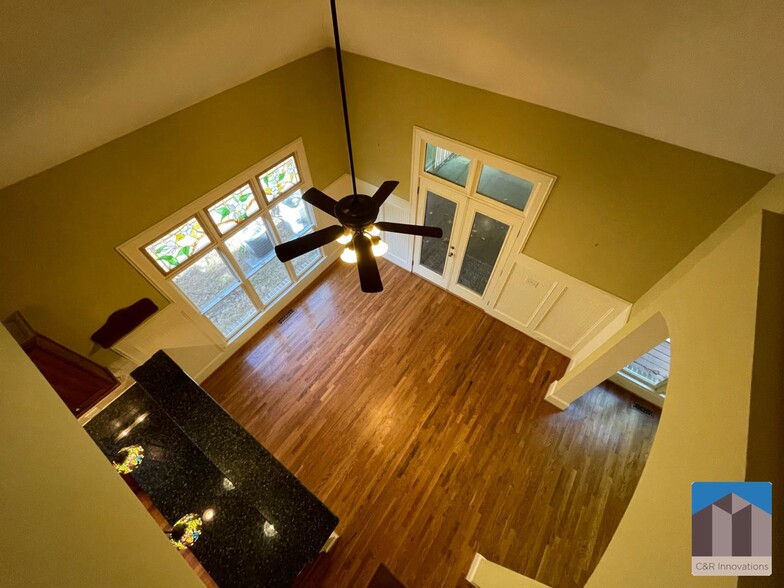 Building Photo - 1377 Greencrest Ct