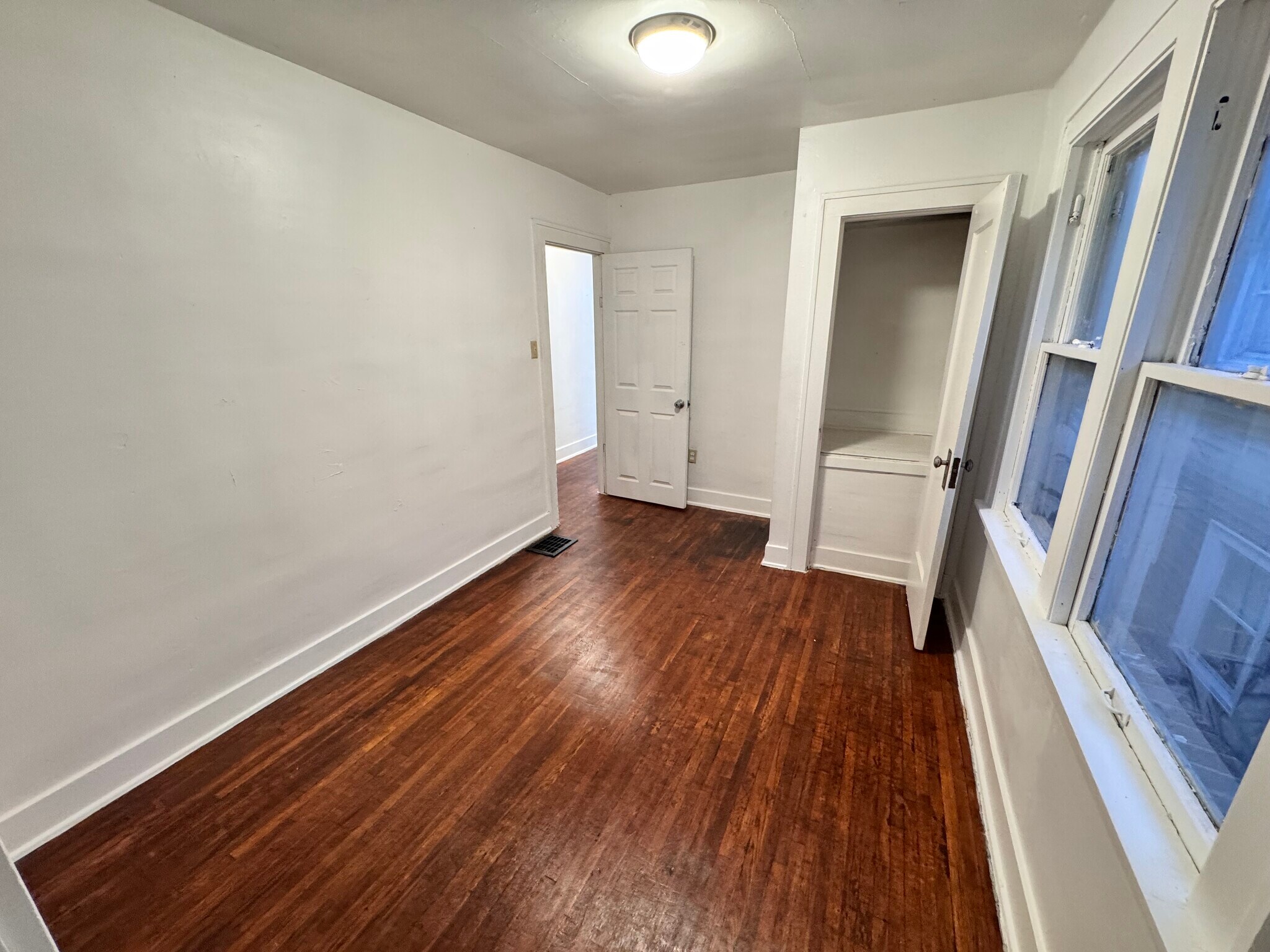 Building Photo - 1183 Linwood Ave