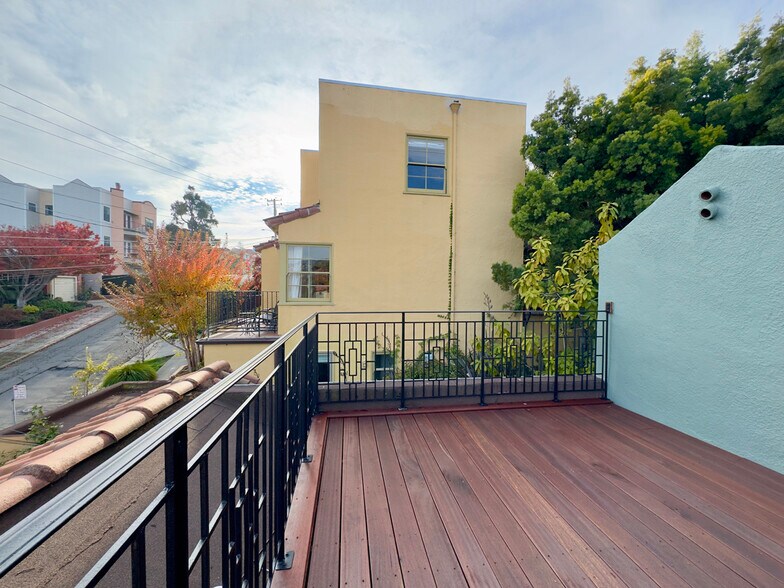 Building Photo - 645 Jean St