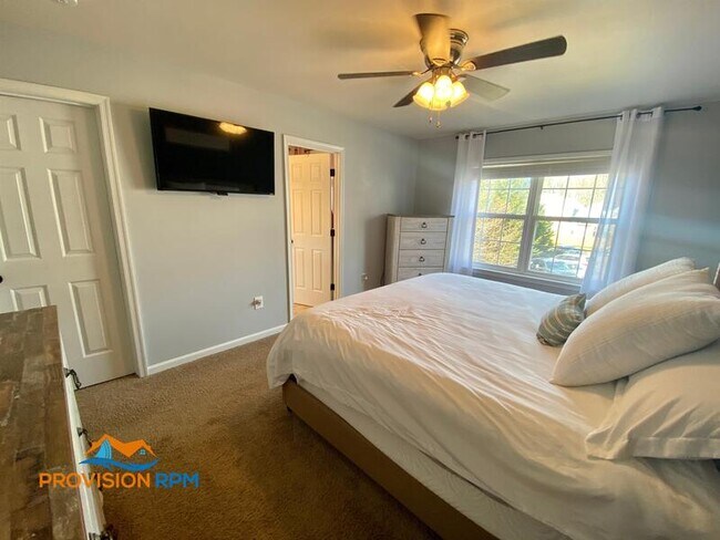 Building Photo - 106 Hanson Ct