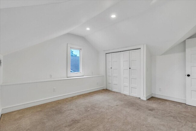 Building Photo - 331 E 54th St