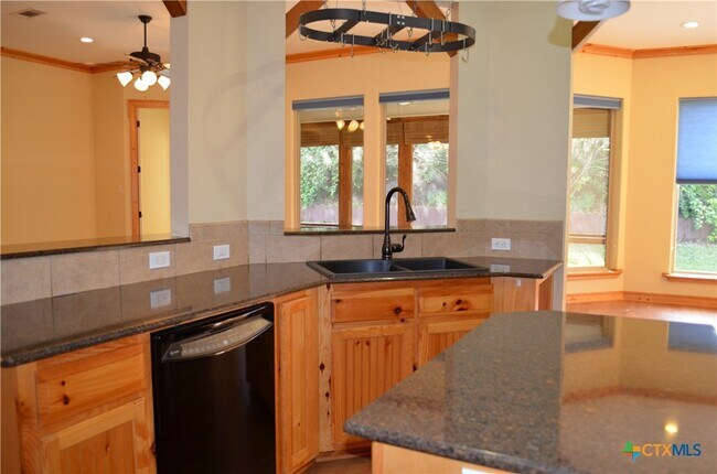 Building Photo - 1804 Iron Jacket Trail