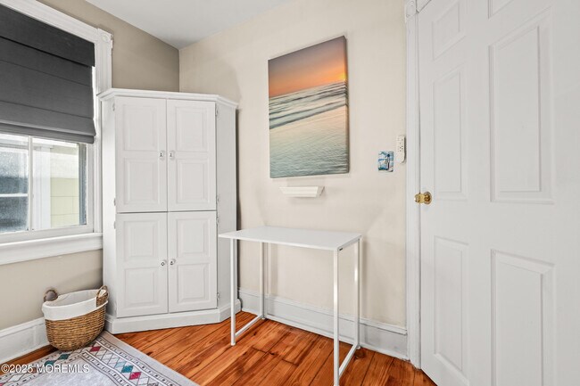 Building Photo - 49 Franklin Ave