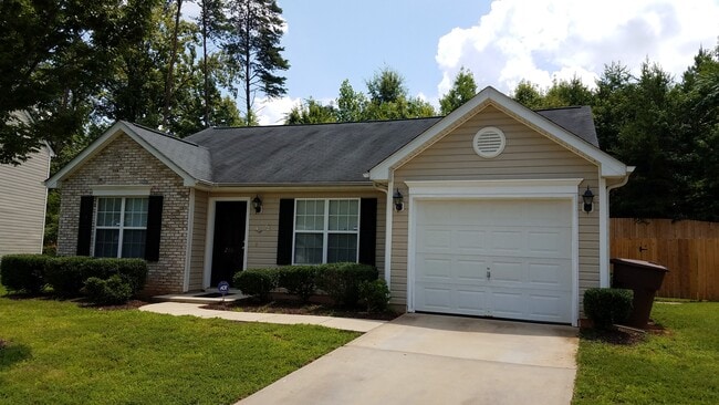 Building Photo - 210 Kinnley Ct