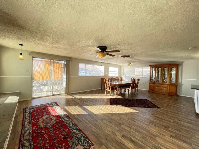 Building Photo - 1817 Cornell Dr SE