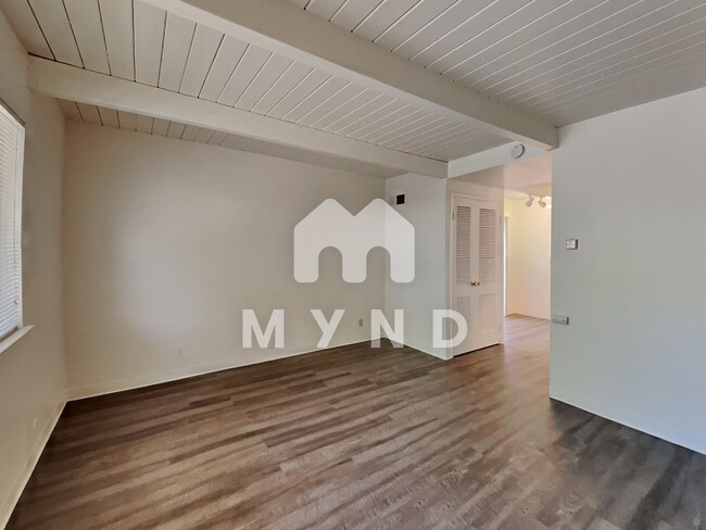 Building Photo - 2418 T St Apt 5