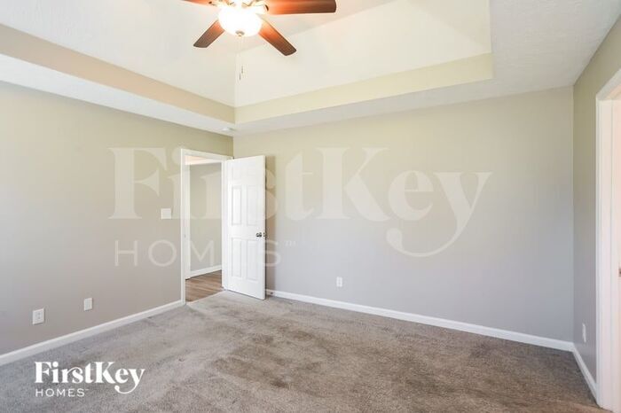 Building Photo - 6009 Pleasant Hill Dr