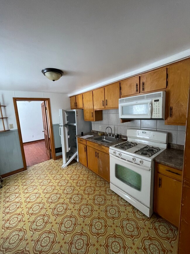 Building Photo - 119 N Wilbur Ave