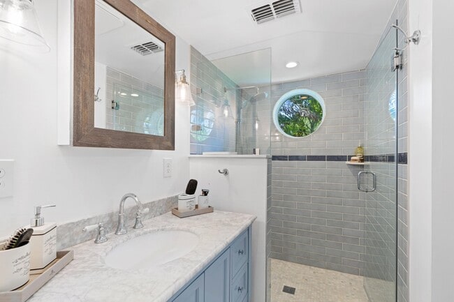 Building Photo - 430 N Ocean Breeze