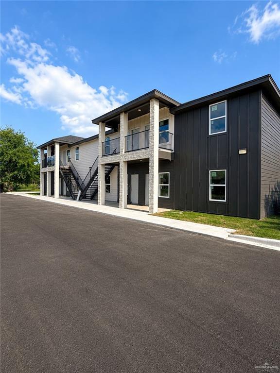 Building Photo - 217 N 7th St