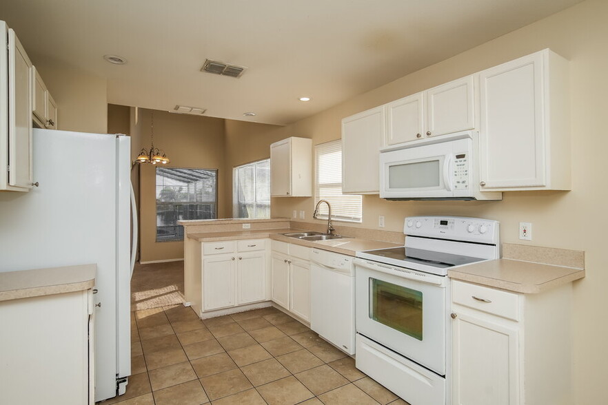 Building Photo - 2630 Walden Ct