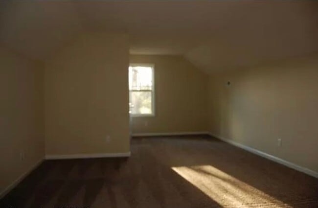 Building Photo - Spacious 4-Bedroom Home with Bonus Room in...