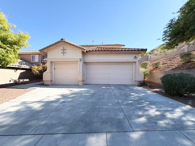 Building Photo - 10621 Olivebranch Ave