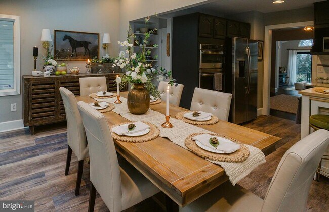 Building Photo - 15841 York Rd