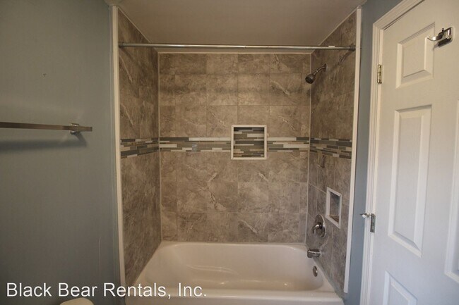 Building Photo - 1 br, 2 bath House - 424 Deaverview Road