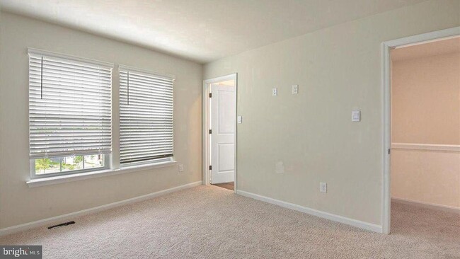 Building Photo - 1927 Fauna Dr