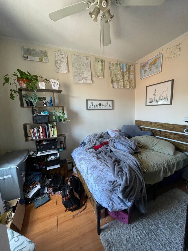 Building Photo - Spacious 3-Bedroom Heart of the South End – 3 Bed | 1 Bath |900 Sq F