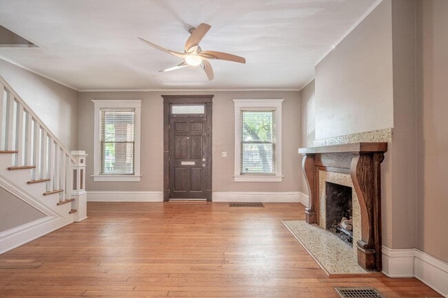 Building Photo - 6 Hanford St