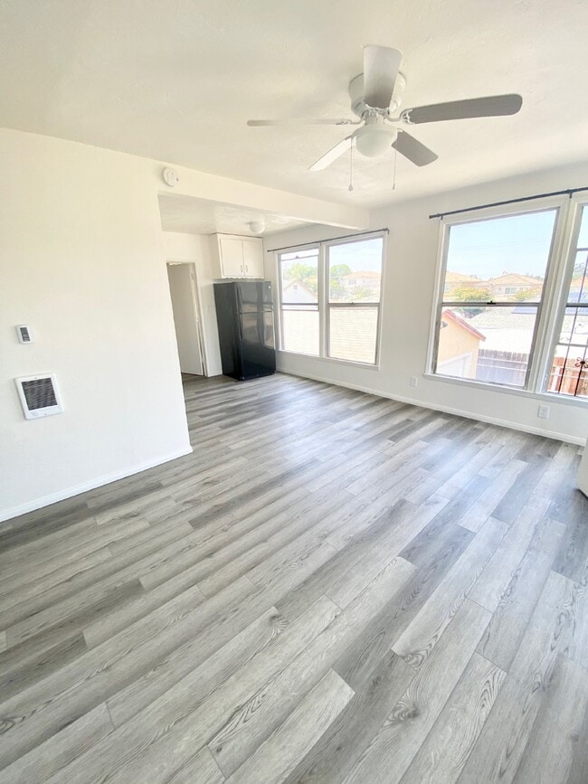 Building Photo - National City Very Spacious Updated 3 Bedroom 1 Bath Duplex with Views, Laundry and 2 car garage