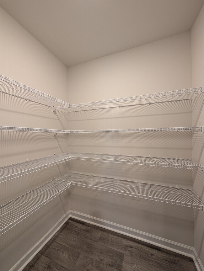 Building Photo - 851 Woodland Farms Cir