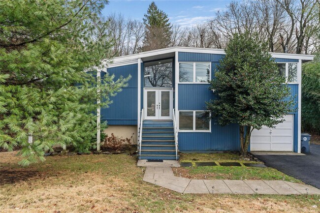 Building Photo - 22 Balmoral Cres
