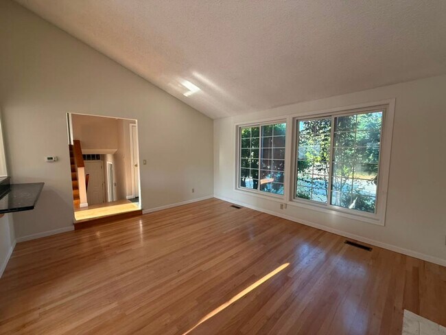 Building Photo - 5401 154th Ave NE