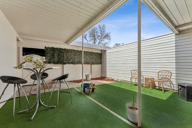 Building Photo - 750 E Three Fountains Dr