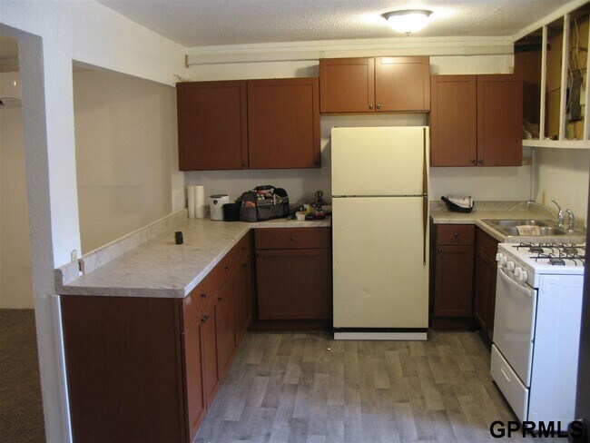 Building Photo - 313 Main St