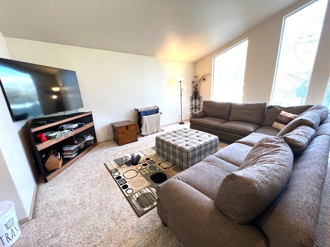 Building Photo - 309 S 15th St