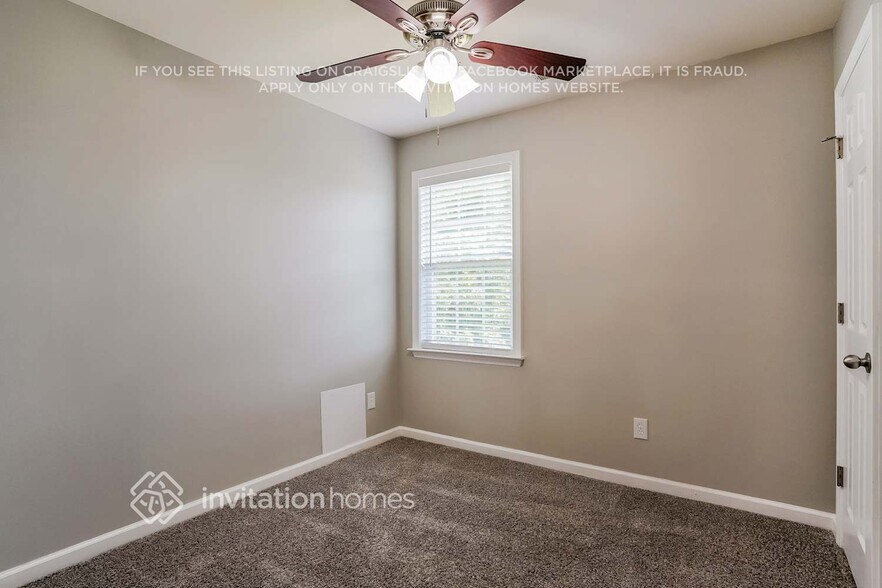 Building Photo - 402 Zircon Ln
