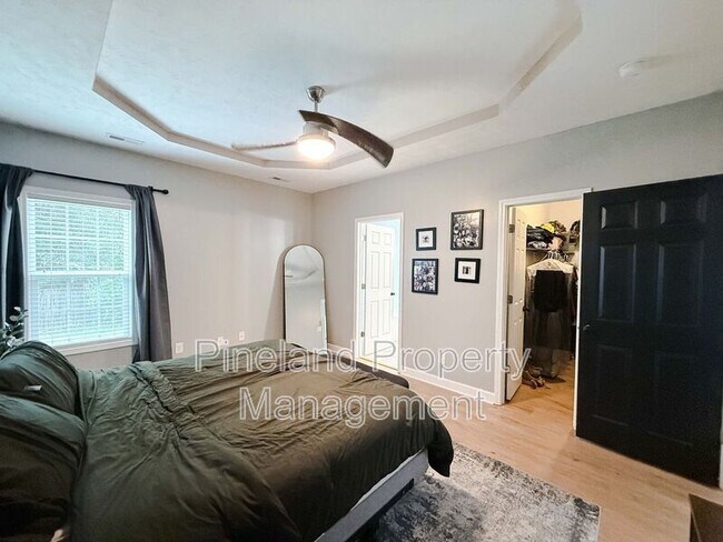 Building Photo - 229 Scarlet Oak Dr
