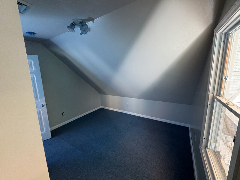 Building Photo - 68 Upson St