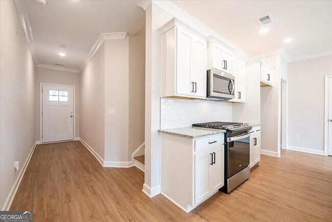 Building Photo - 121 Priestwood Ln