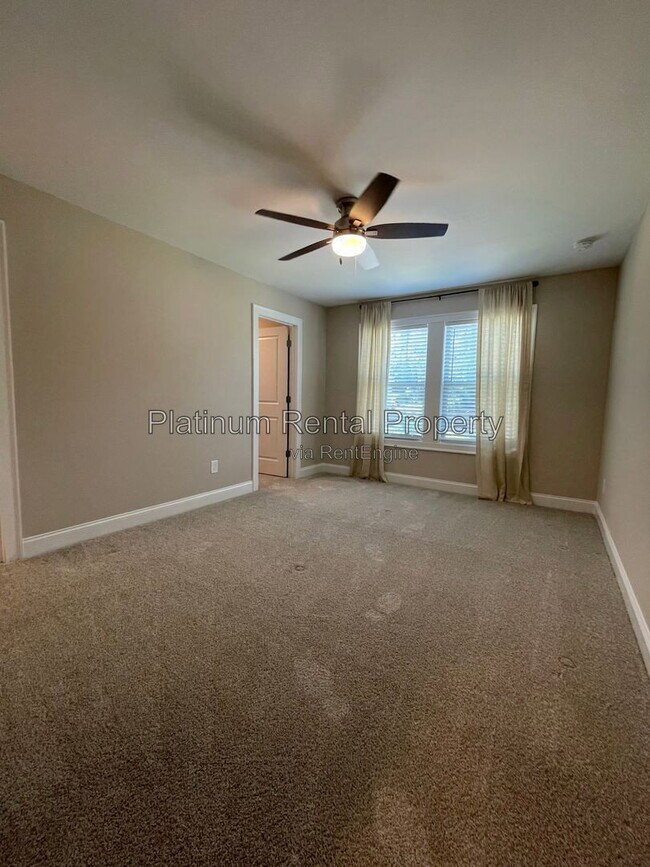 Building Photo - 3215 Summerpoint Crossing