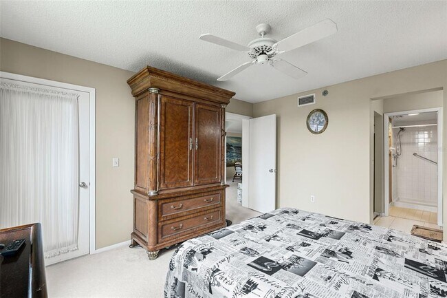 Building Photo - 4550 Pinebrook Cir