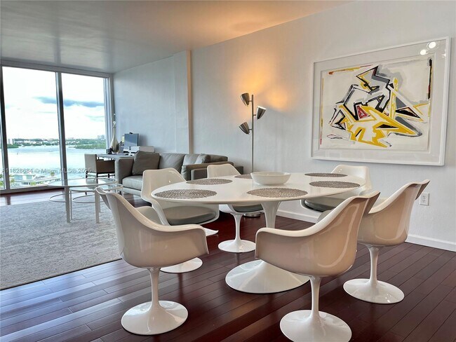Building Photo - 10275 Collins Ave