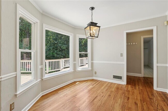 Building Photo - 5653 Trowbridge Dr