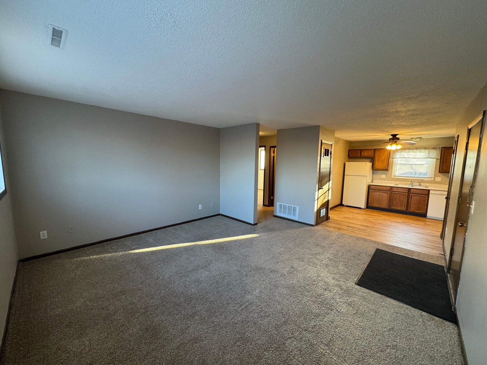 Building Photo - 4831 Tama St