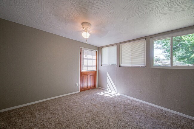 Building Photo - COLLEGE PRE-LEASING