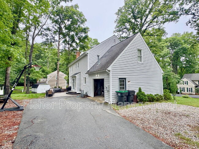 Building Photo - 342 Rossmere Dr