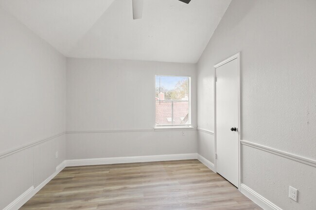 Building Photo - 16602 Capewood Dr