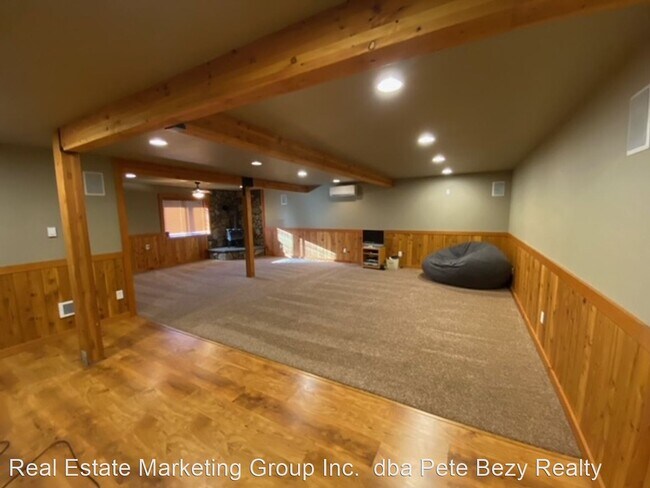 Building Photo - 4 br, 3 bath House - 382-60 Butts Rd