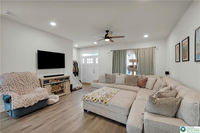 Building Photo - 221 Craig Ave