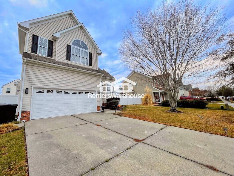 Building Photo - 1921 Spain Ln