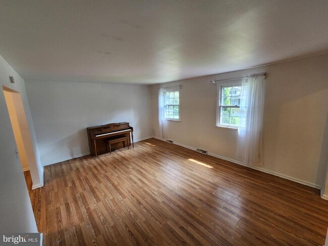 Building Photo - 32 Scioto Ct