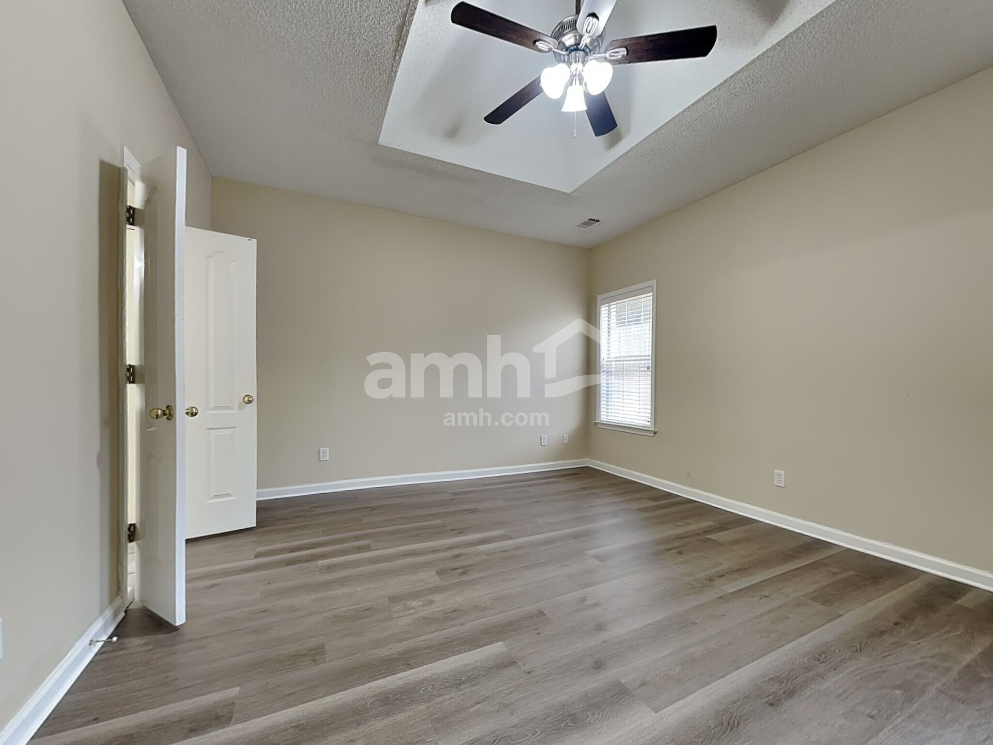 Building Photo - 10162 Lynham Dr