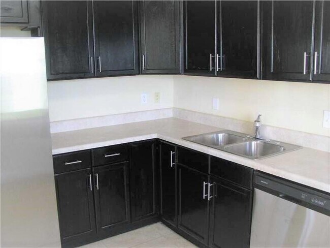 Building Photo - 2940 N Course Dr