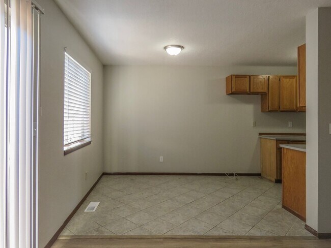 Building Photo - 3 Bedroom Plus Office Available in Gaston ...