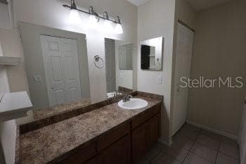 Building Photo - 1155 Thayer St